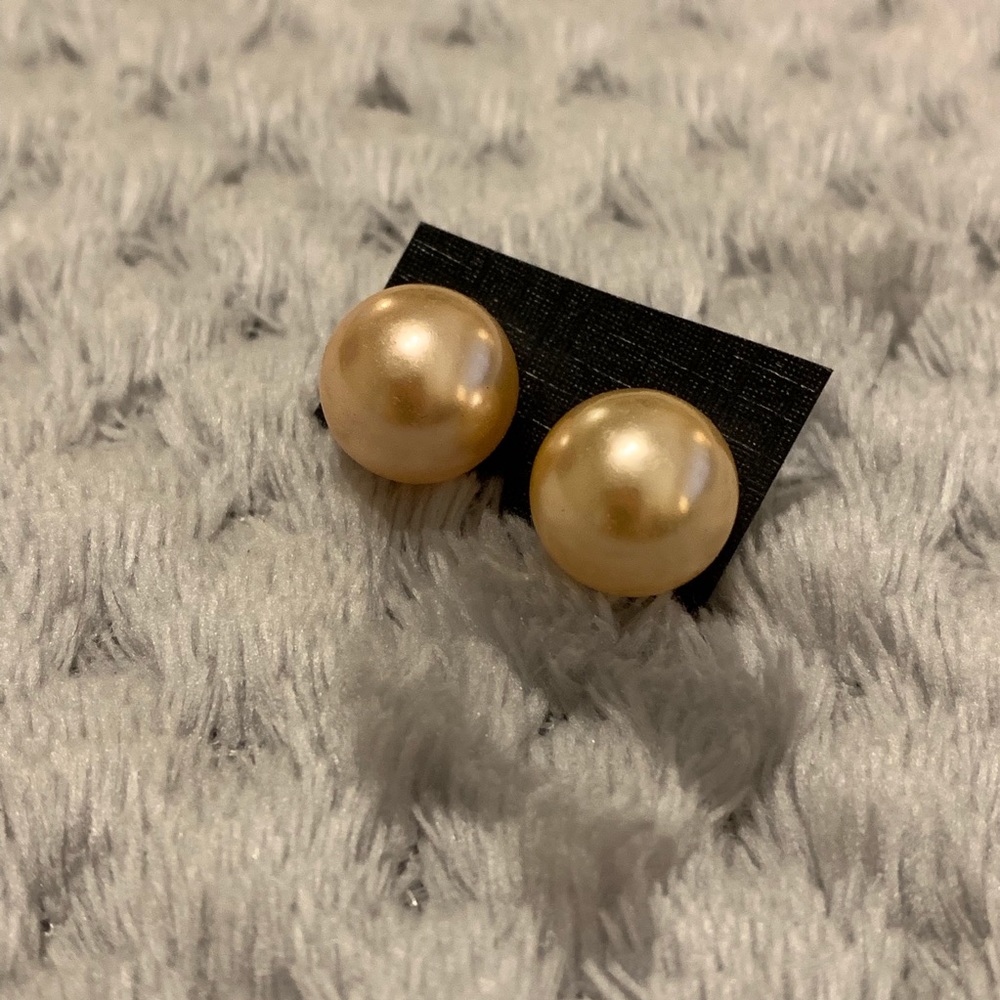Gold faux pearl stud earrings